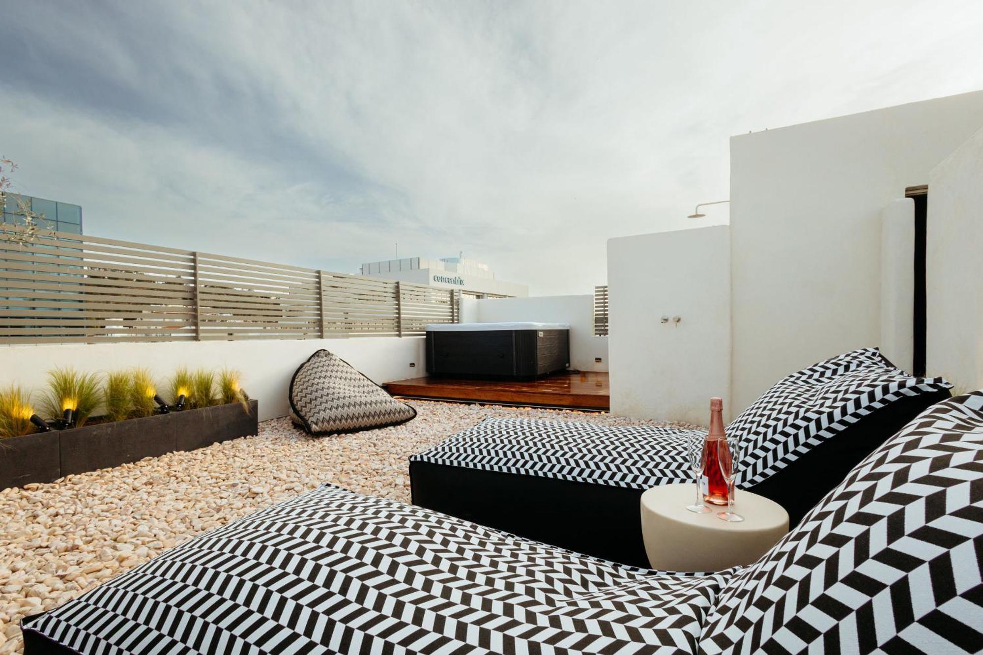 Num Suites & Lofts Athens Exterior photo